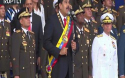 Cận cảnh vệ sĩ tung tấm chống đạn cho Tổng thống Venezuela