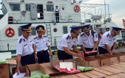 Cảnh sát biển bắt giữ hơn 67.000 bao thuốc lá nhập lậu