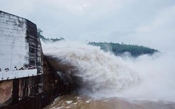 Thủy điện Hòa Bình, Sơn La mở cửa xả lũ ứng phó mưa lớn
