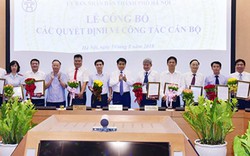 Chủ tịch Hà Nội bổ nhiệm, bổ nhiệm lại 17 lãnh đạo sở, ngành