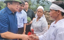 Chủ tịch Hội NDVN vượt núi tặng quà đồng bào Yên Bái sau thiên tai