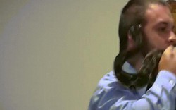 Mỹ: Cuốn rắn quanh cổ khi thuyết giảng, mục sư bị cắn chí mạng
