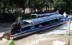 Cà Mau: Đò dọc chở 10 người va chạm trên sông, 1 người tử vong