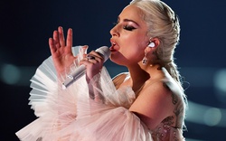 "Mẹ Quỷ" Lady Gaga gây sốc khi tiết lộ làm sạch mặt bằng băng dính