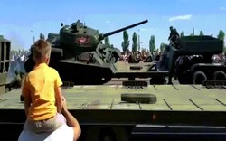Nga: Xe tăng huyền thoại lật úp dịp kỷ niệm đại chiến xe tăng lịch sử