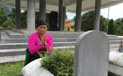 Nữ quản trang gần 30 năm vừa chăm sóc phần mộ vừa "trò chuyện" với các liệt sĩ