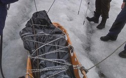 Thi thể người leo núi đông cứng trong mộ băng suốt 4 năm ở Nga