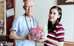 Bất ngờ Việt Trinh tặng nghệ sĩ Lê Bình món quà 'độc' điều trị ung thư phổi