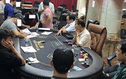 Cảnh sát đột kích sòng Poker ăn tiền ở TP.HCM