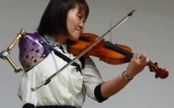 Cô gái chơi violin với 1 cánh tay khiến người người khâm phục