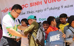 Người lao động PVFCCo “tiếp sức học sinh vùng lũ đến trường”