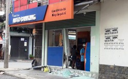 Đâm sập trụ ATM ngân hàng, tài xế lái ô tô phóng đi trong “chớp mắt”