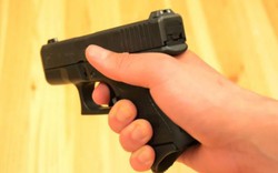 Mỹ: Án phạt cho học sinh 12 tuổi chĩa súng vào giáo viên rồi bóp cò