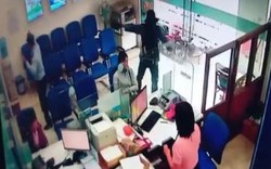Clip cận cảnh quá trình cướp ngân hàng táo tợn ở Tiền Giang