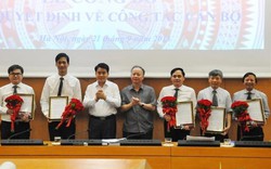 Chủ tịch Hà Nội Nguyễn Đức Chung bổ nhiệm 5 lãnh đạo sở