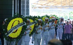 Viếng quốc tang Chủ tịch nước, vì sao không mang vòng hoa?
