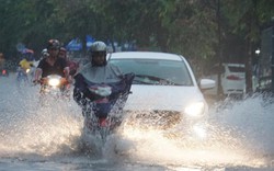 Nóng 24h qua: Không khí lạnh tràn về gây mưa to ở miền Bắc