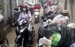 Dân chặn xe vào bãi rác Nam Sơn, nhiều ngõ nhỏ Hà Nội ngập rác