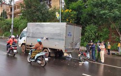 Tông vào đuôi xe tải đậu bên đường chiến sĩ công an tử vong