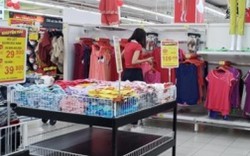 Khách hàng nói gì về việc siêu thị BigC ngừng nhập hàng may mặc Việt?