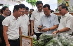 Hàng trăm gian hàng nông sản an toàn đổ bộ Thanh Hóa