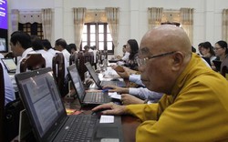 Quảng Trị: Lần đầu tiên đại biểu họp HĐND tỉnh không cần giấy