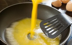 10 sai lầm tệ hại khi nấu ăn, khiến trứng vừa không ngon vừa độc hại