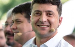 Zelensky mặc quần bơi xuất hiện trước công chúng, bất ngờ lý do