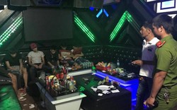 Huế: Gần 50 nam thanh nữ tú "phê" ma túy trong quán karaoke