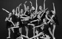 Nghệ sĩ Đàm Hàn Giang đưa đoàn ballet nhí tham dự đấu trường châu Á