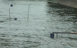 Clip: Lại xả nước hồ Tây vào sông Tô Lịch, "bảo bối" Nhật Bản bị nhấn chìm