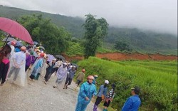 Lào Cai: Sạt lở 300m3 đất làm một người chết