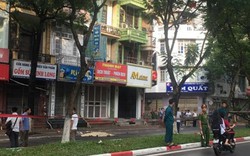 Hà Nội: Đâm vào cây đổ ngang đường, thanh niên văng nhiều mét tử vong