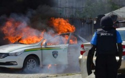Nigeria: Đang áp giải trùm bắt cóc khét tiếng, cảnh sát bị quân đội nã súng bắn chết 3 người