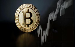 Bitcoin tăng vọt khi thế giới lo sợ suy thoái kinh tế toàn cầu