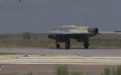 Máy bay tàng hình tối mật Nga có thể bay thẳng đến Anh dội bom mà không bị phát hiện