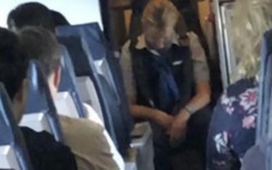 Nữ tiếp viên hàng không say xỉn, ngủ li bì ngay trên chuyến bay