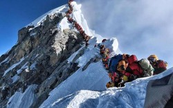 Sau hàng loạt cái chết lãng xẹt trên đỉnh Everest, Nepal buộc phải ra quy định này