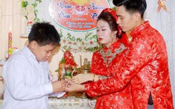 Cậu bé ngây ngô nuôi gà tặng chị quà cưới hút trăm nghìn like