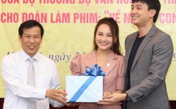 Quốc Trường, Bảo Thanh nhận bằng khen của Bộ trưởng sau phim "Về nhà đi con"