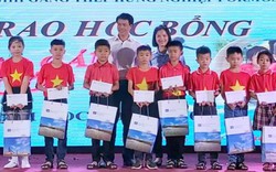 Hàng trăm suất quà giá trị tới tay học sinh Kỳ Anh