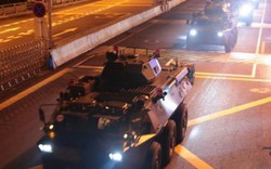 Điểm khác thường của hàng loạt xe bọc thép chở binh sĩ Trung Quốc tiến vào Hong Kong