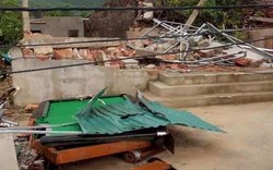 Hà Tĩnh: Lốc xoáy cuốn phăng 40 mái nhà