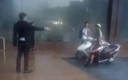 Phẫn nộ clip người dân bị “đuổi” khỏi tòa nhà khi tránh cuồng phong quét qua Hà Nội
