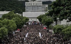 Giữa căng thẳng ở Hong Kong, Trung Quốc gửi cảnh báo "lạnh gáy"