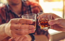Uống rượu bia phải biết 10 điều này để tránh rước ung thư và tỉ thứ bệnh vào người