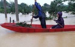 Hà Tĩnh: Những chiếc thuyền đỏ ân tình trên rốn lũ Hương Khê