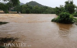 Quảng Ninh: Lũ dâng cao, Cửa khẩu Hoành Mô chìm trong biển nước