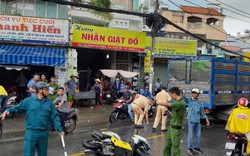 Tài xế xe tải gào thét “mất thắng” và cảnh tượng hãi hùng trên phố Sài Gòn