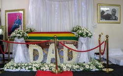 Đám tang cựu Tổng thống Zimbabwe bị lật đổ trở thành “chiến trường”